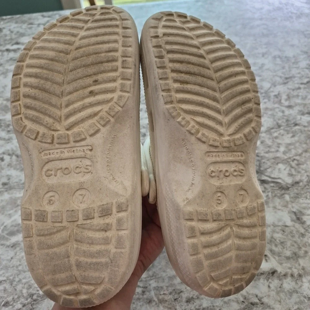 Crocs White size M5 W7